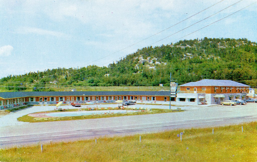Hôtel Motel Aux Toits Bleus, SaintAndré de Kamouraska, Québec a