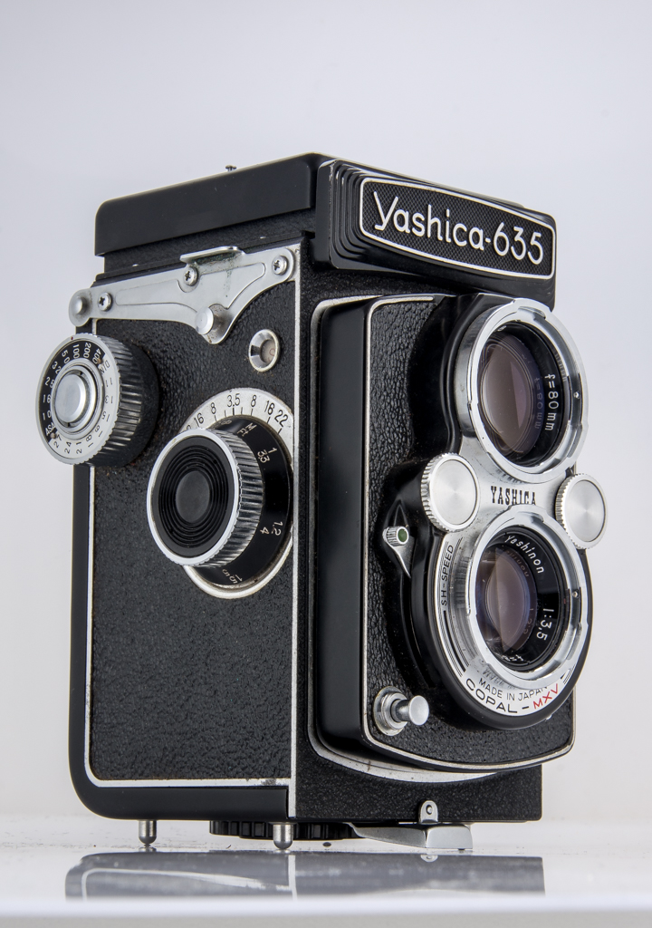 Yashica 635 Yashica 635 twin lens reflex camera. Ed Hughes Flickr