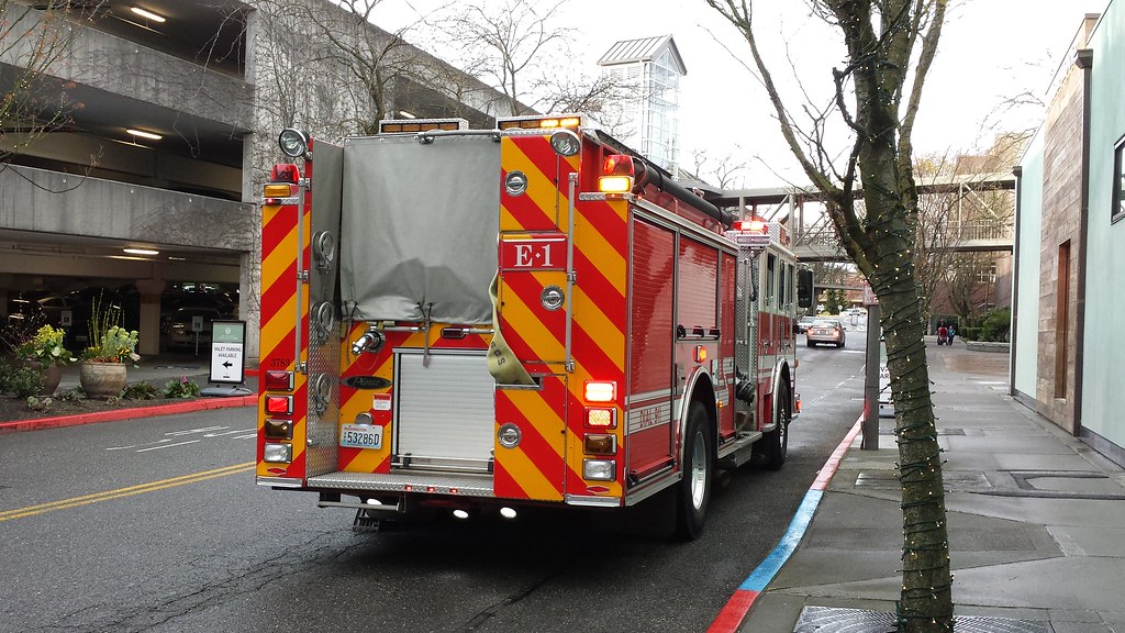 Bellevue Fire Department/E1 Bellevue, WA Engine 1 March 30… Flickr