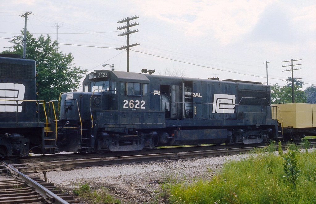 NORTH JUDSON, INDIANA Penn Central 2622 is heading west o… Flickr