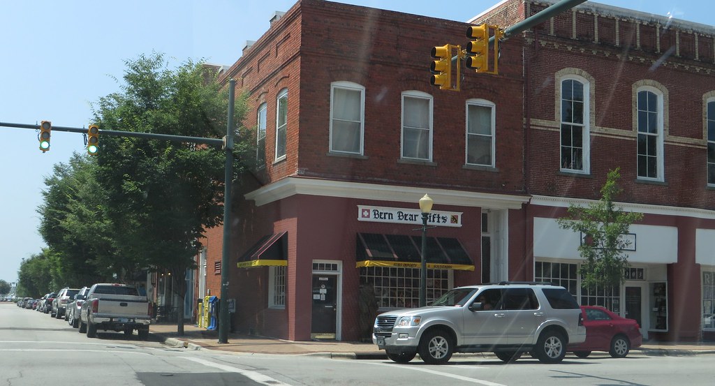 New Bern, North Carolina New Bern is a city in Craven Coun… Flickr