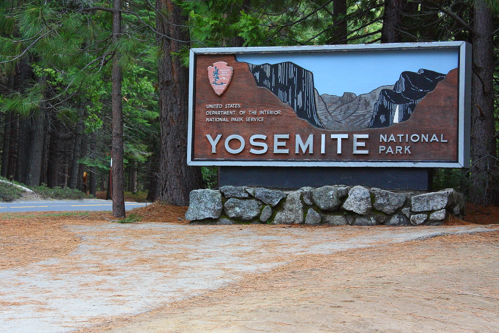 IMG_0146 Big Oak Flat Entrance Sign Yosemite National Park… Flickr