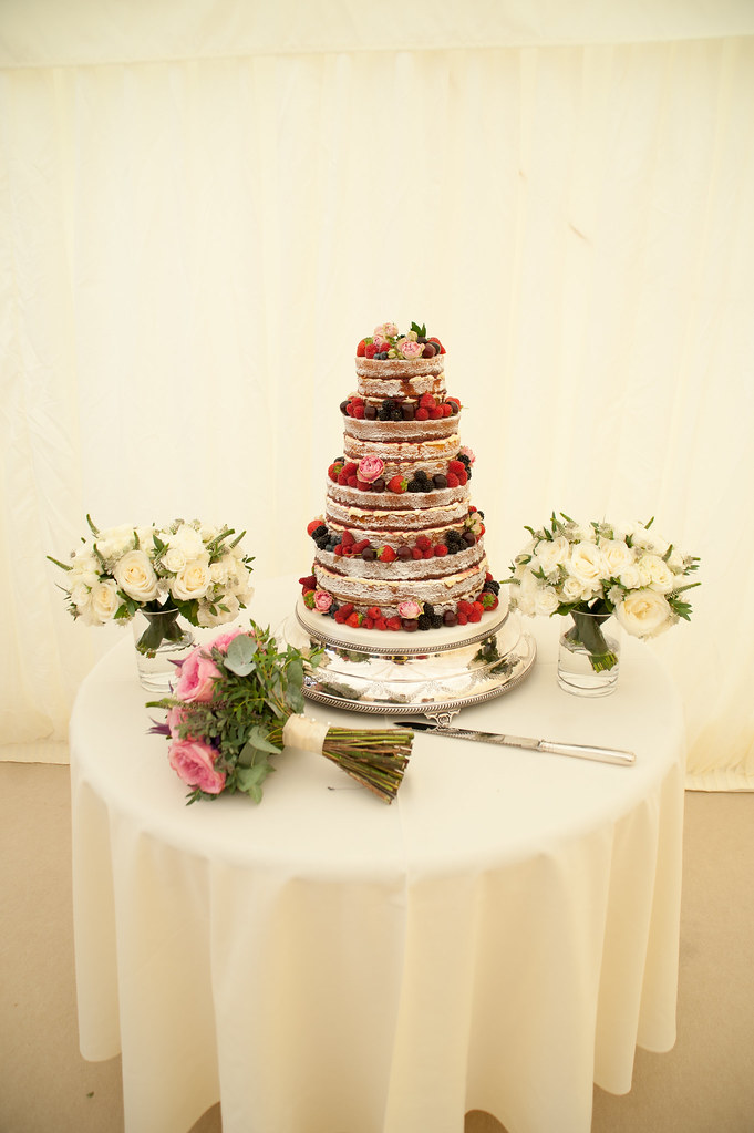 victoria sponge wedding cake countryside wedding victoria … Flickr