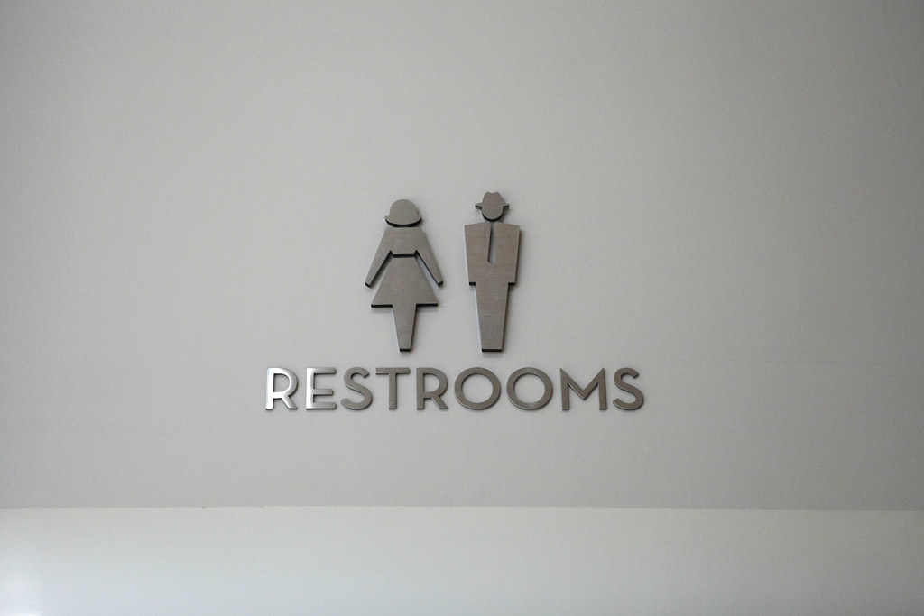 Restrooms Restroom sign at Cabana Bay Resort at Universal … Flickr