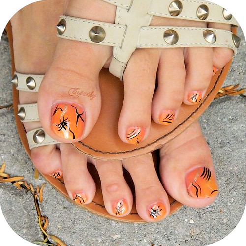 Pédicure orangé french site www.creathynails.fr English… Flickr