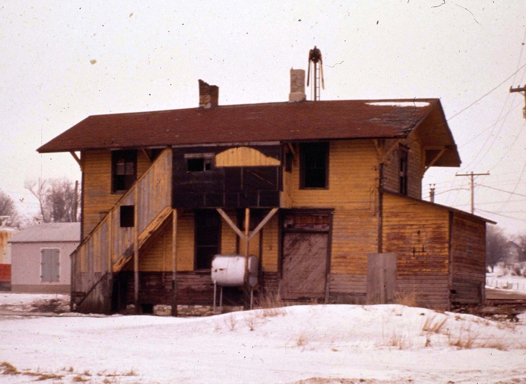 Wellsburg, IA depot Rear view of the exBCR&N depot in Well… Flickr