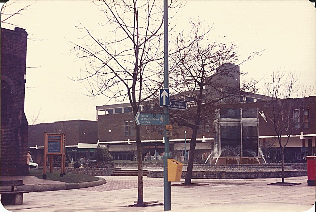 St Helens Church Square around 1980 Fountain didn't last l… Flickr