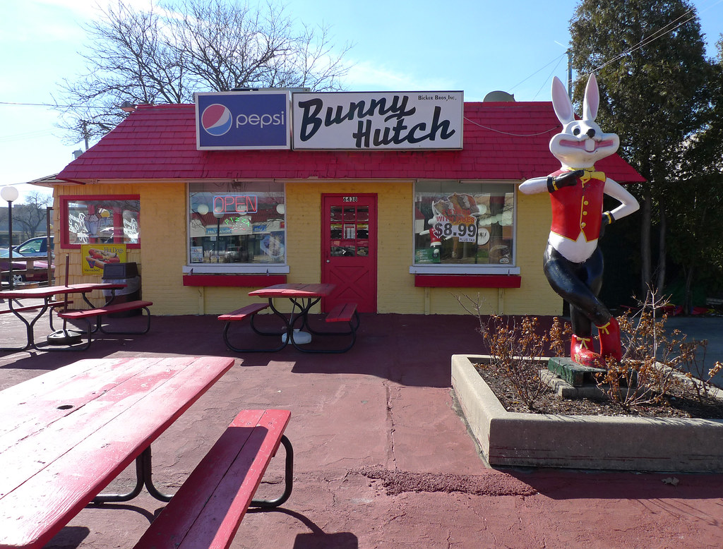 the Bunny Hutch 6438 N. Lincoln Avenue, Lincolnwood, IL curtis