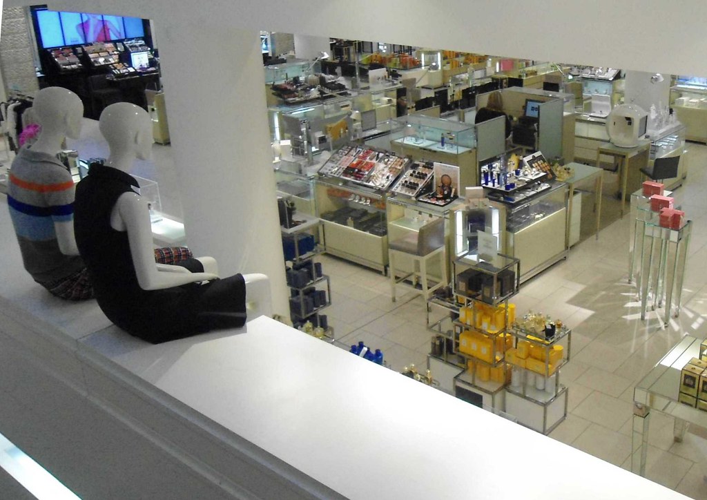 Saks Fifth Avenue South Coast Plaza, Costa Mesa, CA Cosmet… Flickr