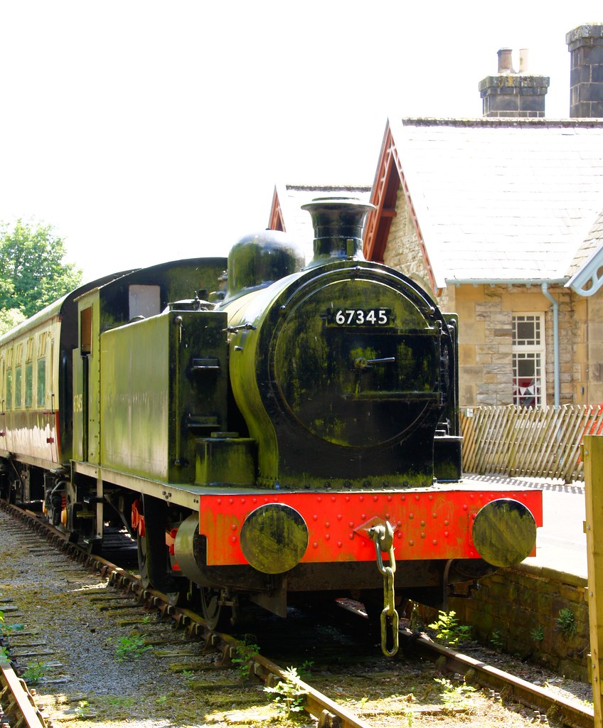 Last train at Hawes. The old station is now part of the Da… Flickr