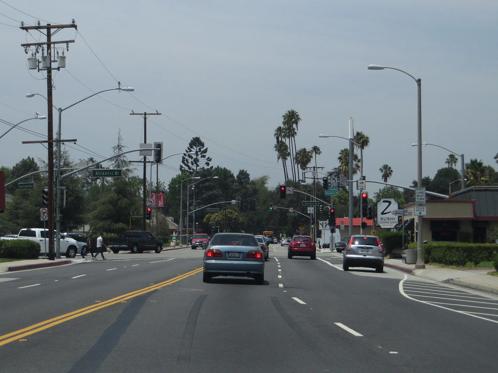 Garfield Avenue, Alhambra, California Alhambra is a city l… Flickr
