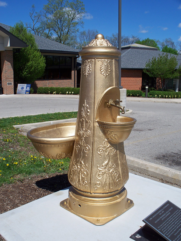 OH New Carlisle Fountain Gold water fountain n New Carli… Flickr
