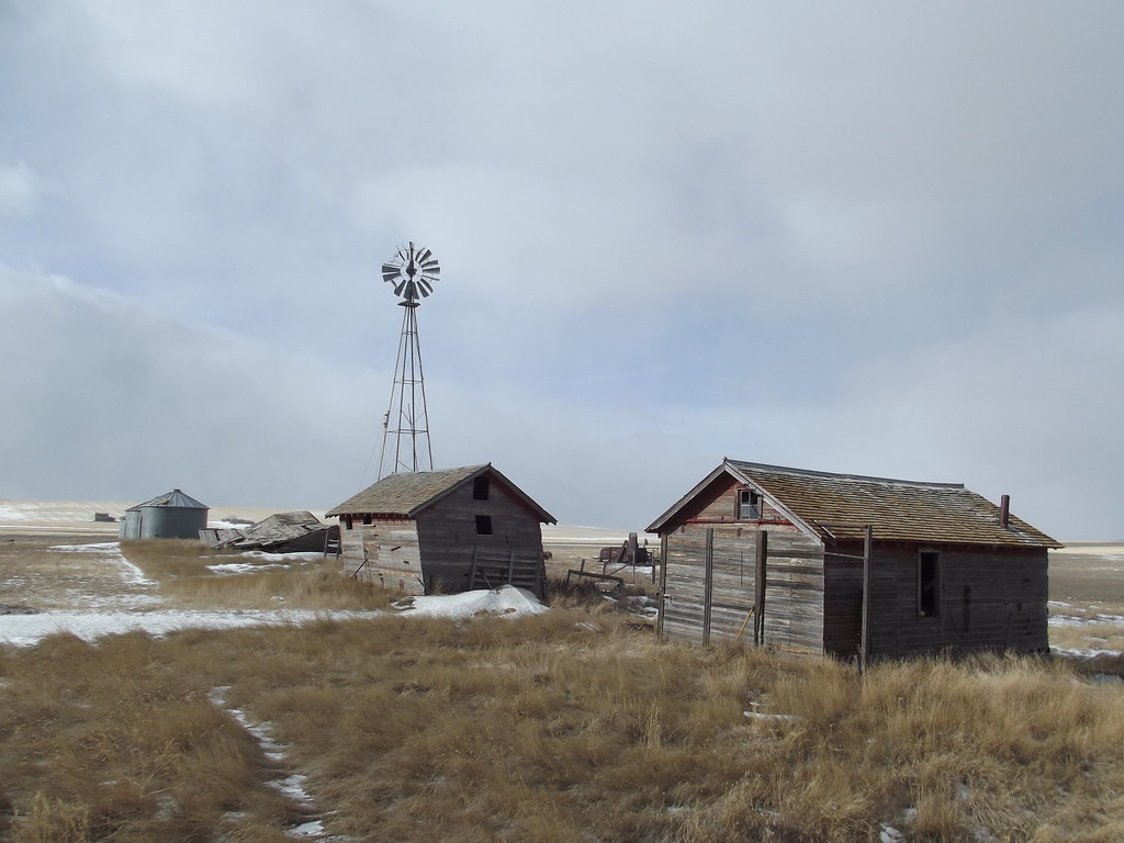 Scobey, Montana Abandoned farmhouse. The city and farms of… Flickr