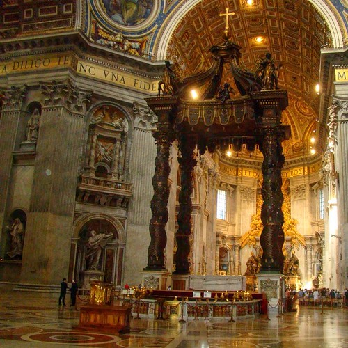 Baldaquino da Basílica de São Pedro, no Vaticano. De um te… Flickr