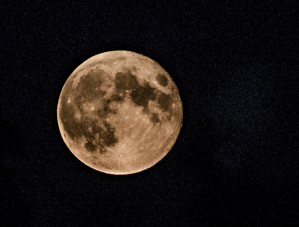 Moon The moon shortly after rising on 9.9.14. Increased th… Flickr