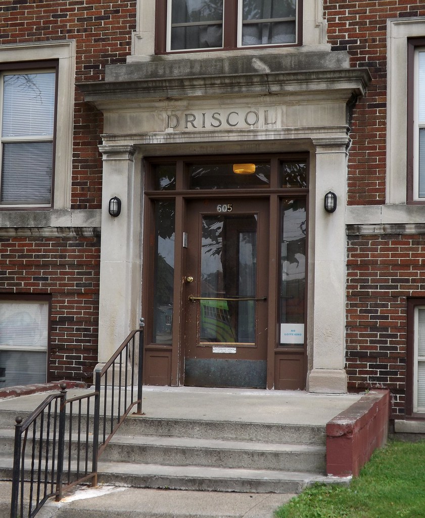 Entrance Briscoe Apartments, 605 Hazelwood StreetDetroi… Flickr