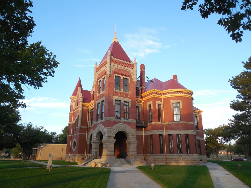 Donley County Courthouse Clarendon, Texas Constructed in 1… Flickr