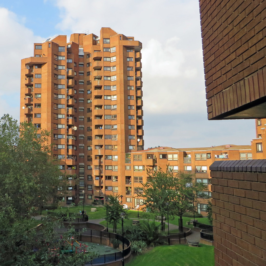 Worlds End estate Berenger Tower from Chelsea Reach Tower diamond