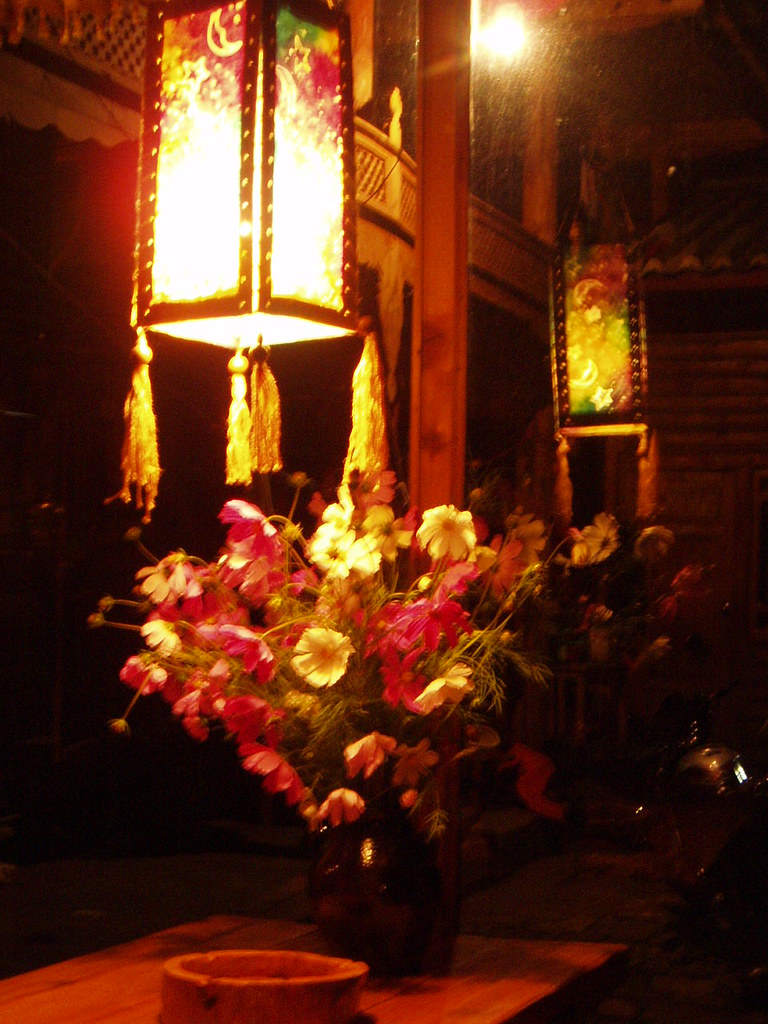 P8310026 Gesang Flowers under the lantern Sherry Zhang Flickr