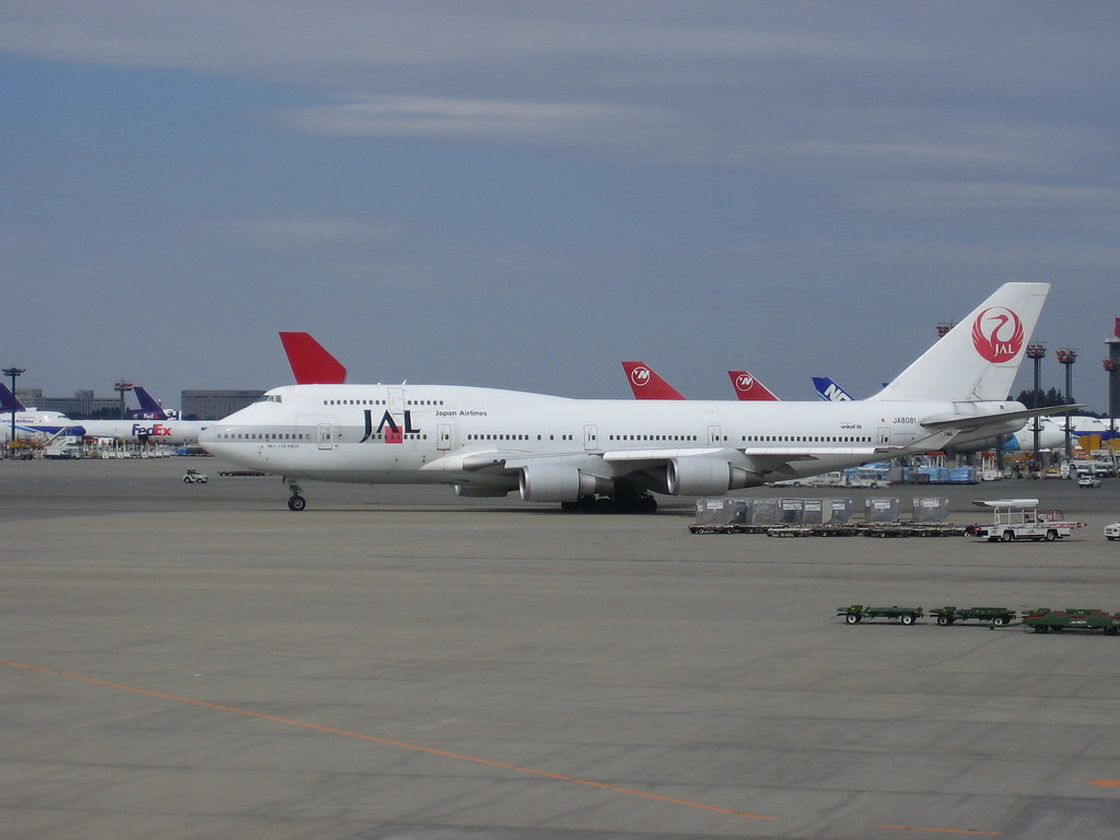 JAL 747 747400 taxiing by Terminal 1, Narita Airport. Car… Flickr