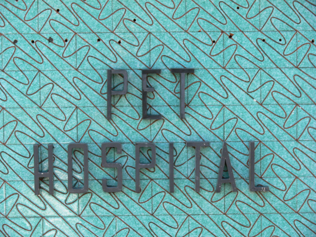 Pet Hospital Pet Hospital, Grand Ave, Oakland, CA. Umpqua Flickr