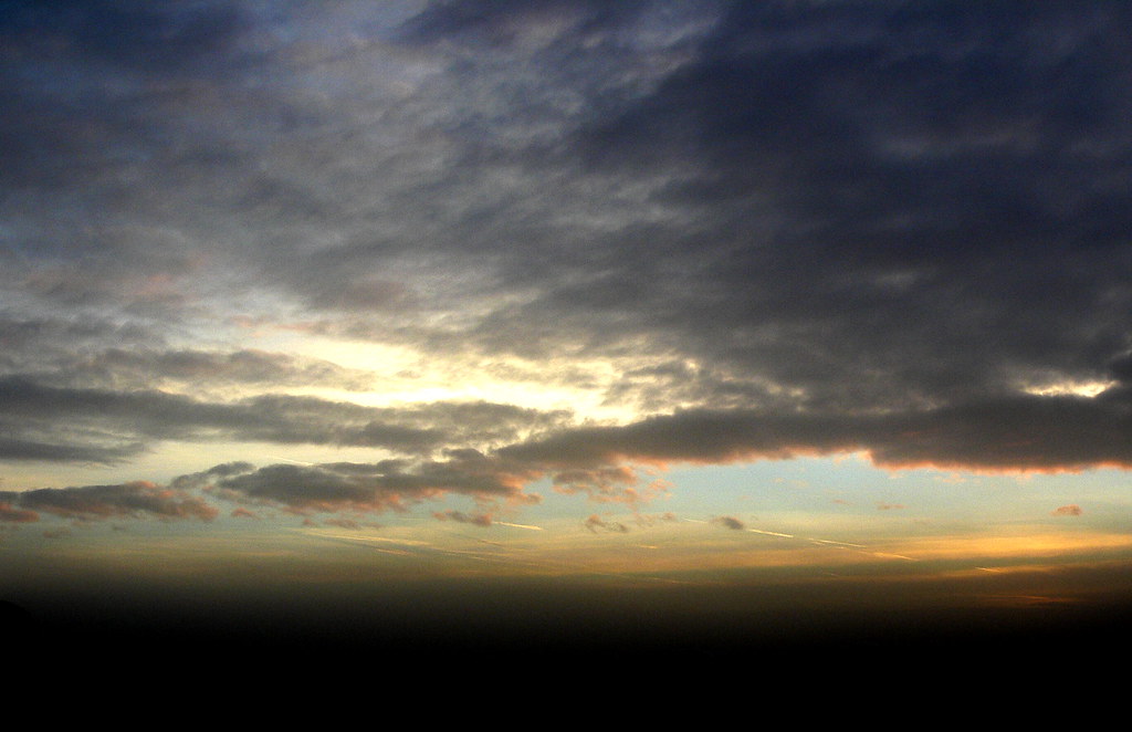 Winter Solstice Sky Sunrise at Stonehenge. Winter Solstice… Tom