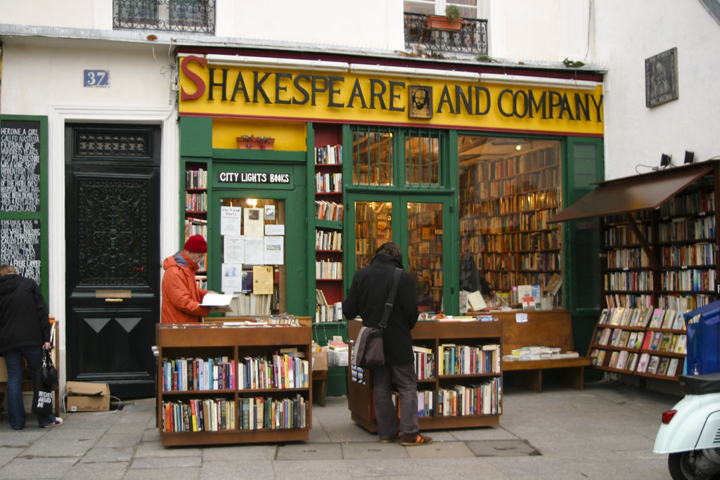 IMG_3926 Customers browsing used books outside the Shakesp… Flickr