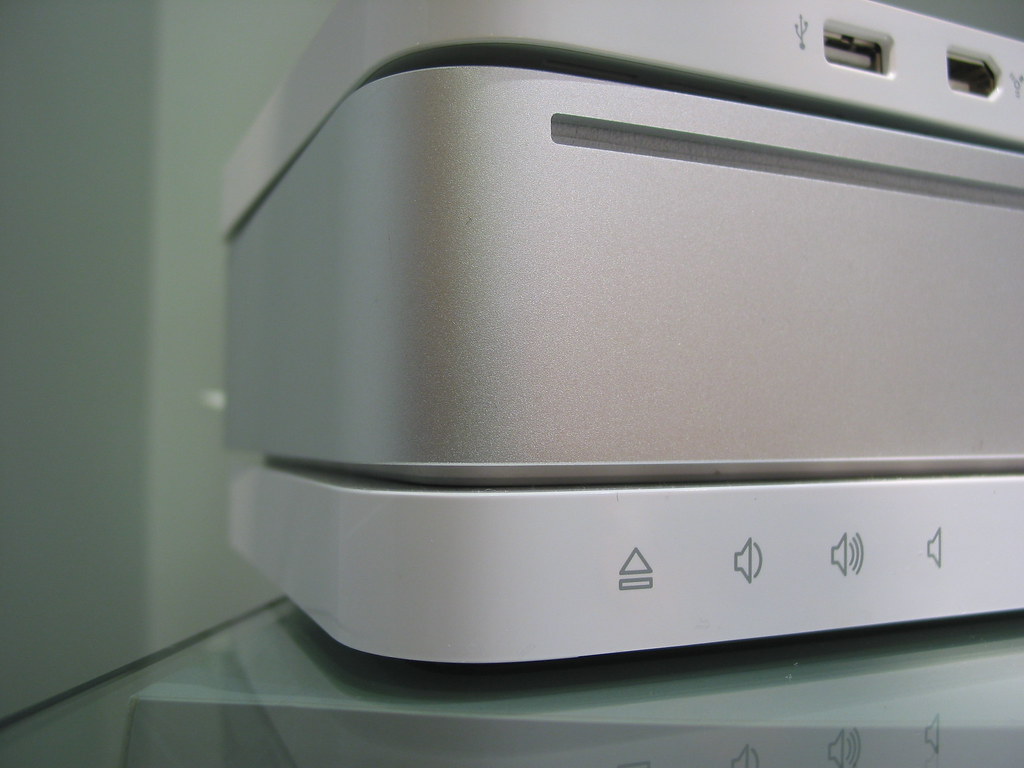 Belkin Flip Mac mini sandwich. Belkin USB/FIreWire hub on … Flickr