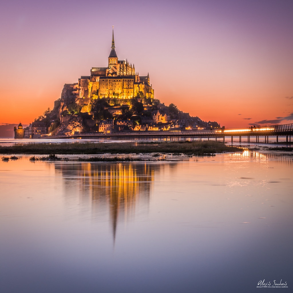 Mont SaintMichel reflection petit coucher de soleil au