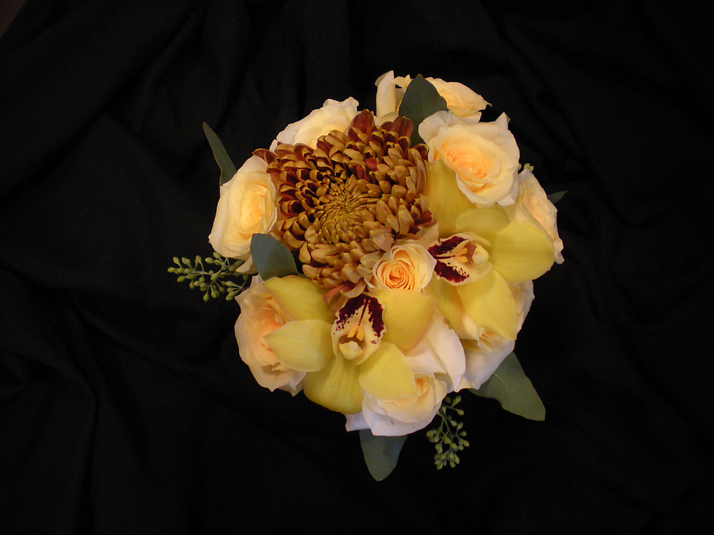 Nicole's WeddingBeautiful Gradient Yellow Bouquet 112013… Flickr