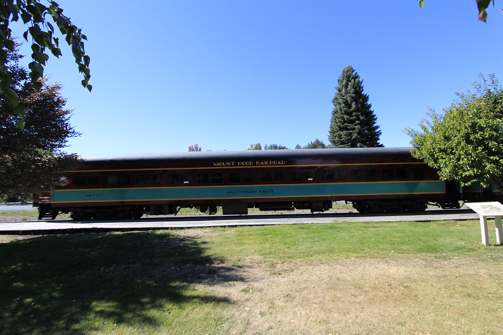 MHDT6 Mt. Hood Diner Train Parkdale, Oregon 9.20.2014 Mike Keyes