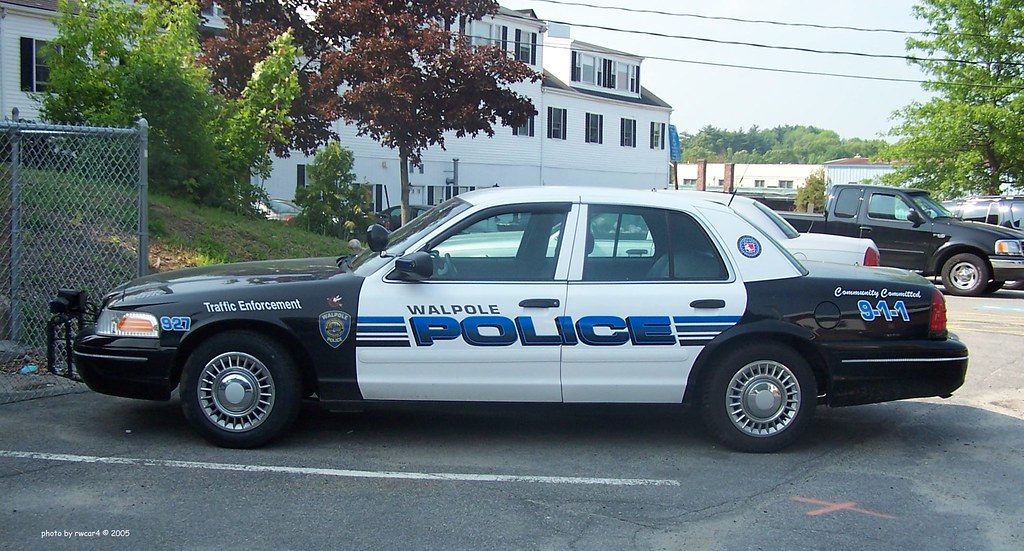 Walpole MA Police Ford Crown Victoria (1) rwcar4 Flickr