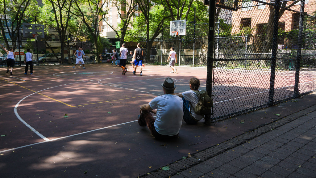 Pickup game, Bellevue South Park, Manhattan Jeffrey Zeldman Flickr