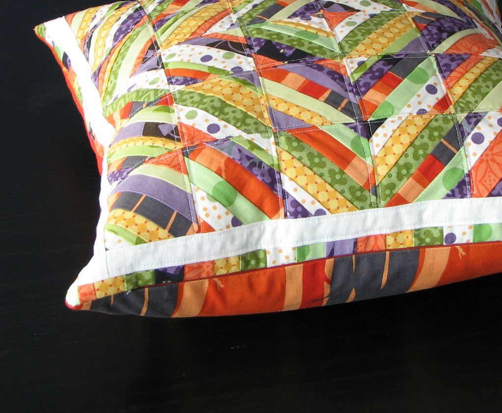 Halloween Pillow Sham This was inspired by a pattern in th… Flickr
