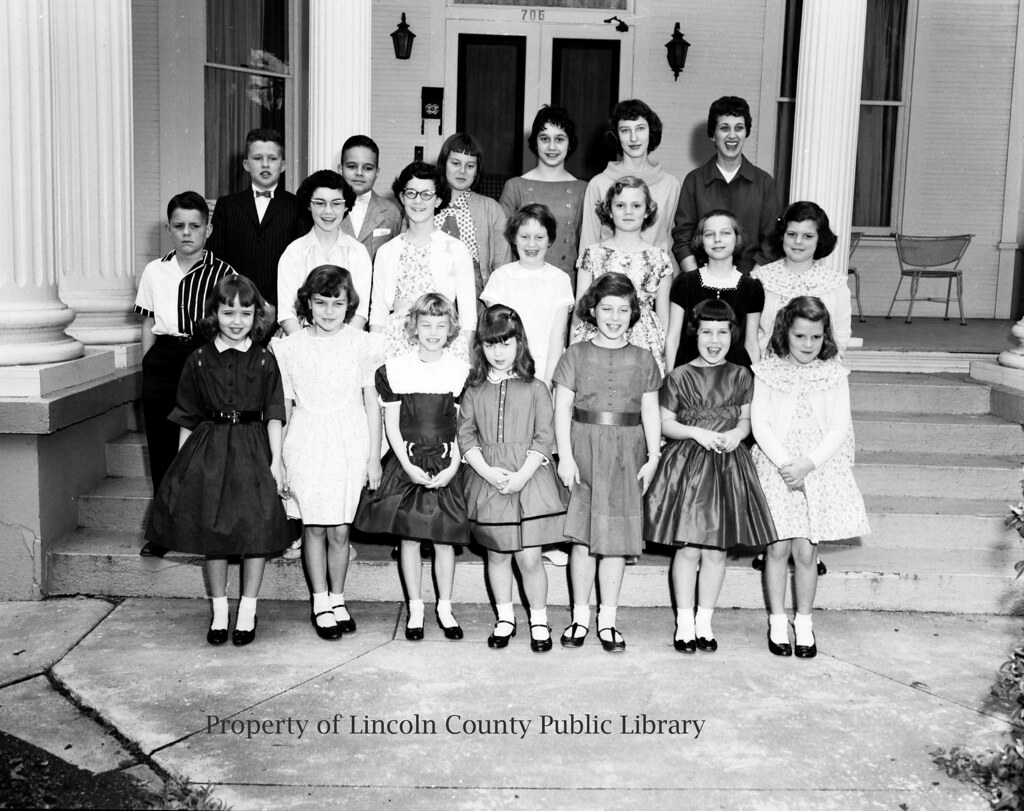 For Ms Vardaman4 A large group of children were piano stu… Flickr