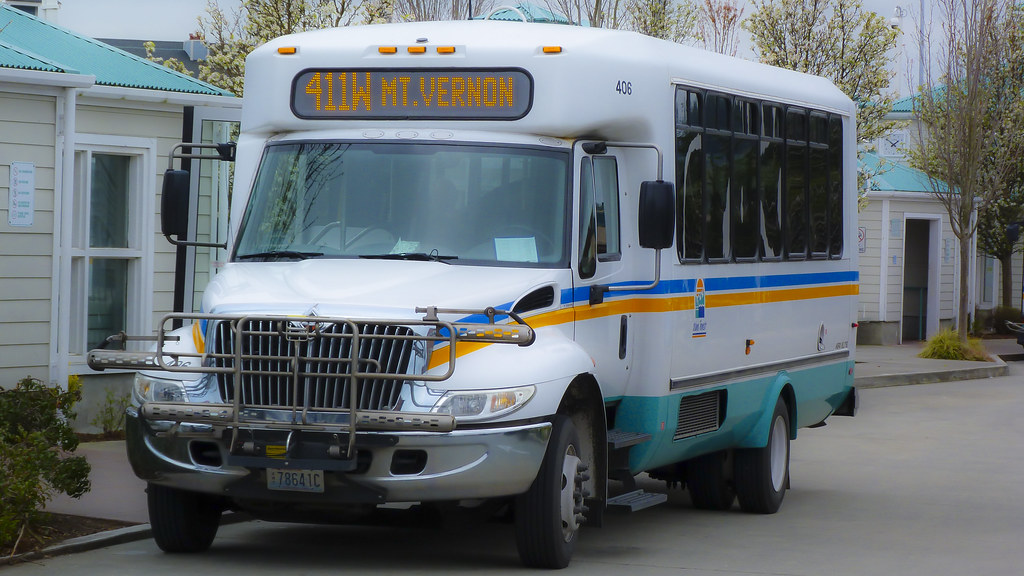 Island Transit 411W at the Oak Harbor Transfer Station... Flickr