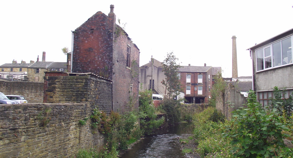 River Calder, Burnley, Lancashire Calder Street, Burnley, … Flickr