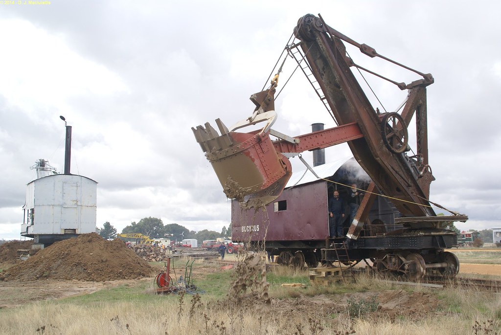 Bucyrus_8d_LakeGoldsmith_03May2014 nzsteam Flickr