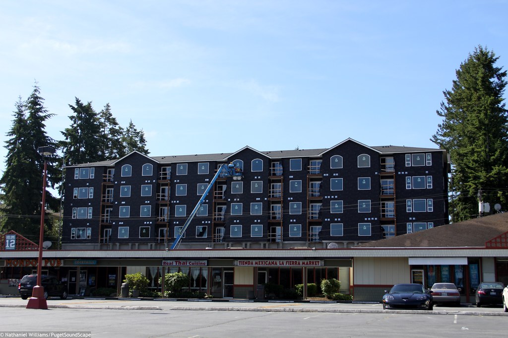 Lynnview Apartments 20140630 Nathaniel Williams Flickr