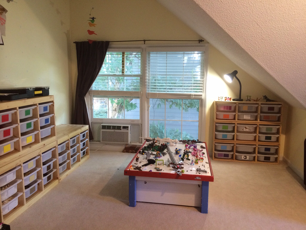 IKEA Trofast Lego storage We are using the bins under the … Flickr