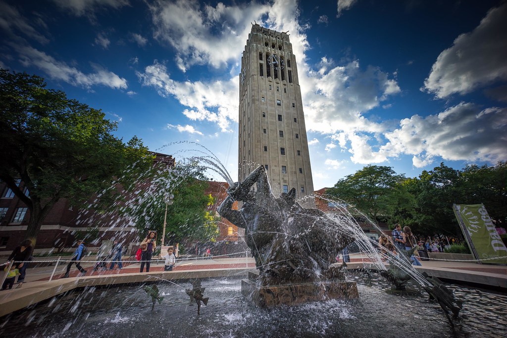 Burton Memorial Tower The Burton Memorial Tower, a clock t… Flickr
