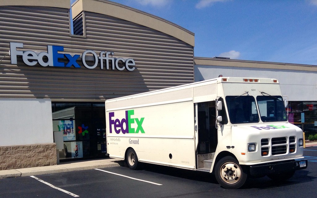 FedEx FedEx Office Newington CT and Truck, 9/2014, by Mike… Flickr