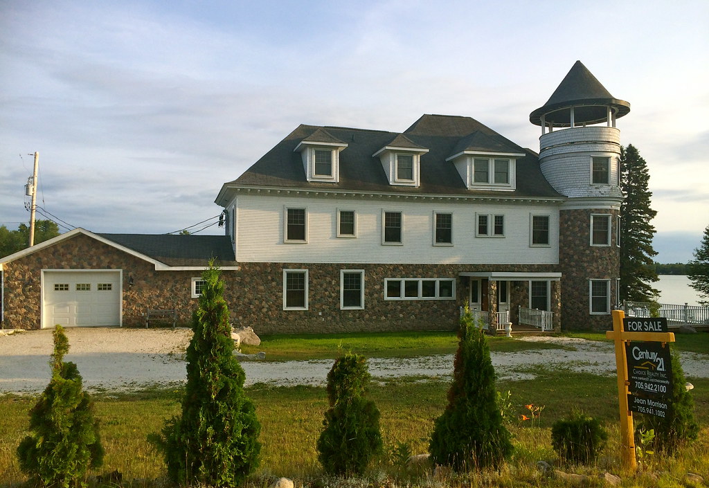 27JUL14 HUGE home for sale on shore of Lake Huron in Bruce… Flickr