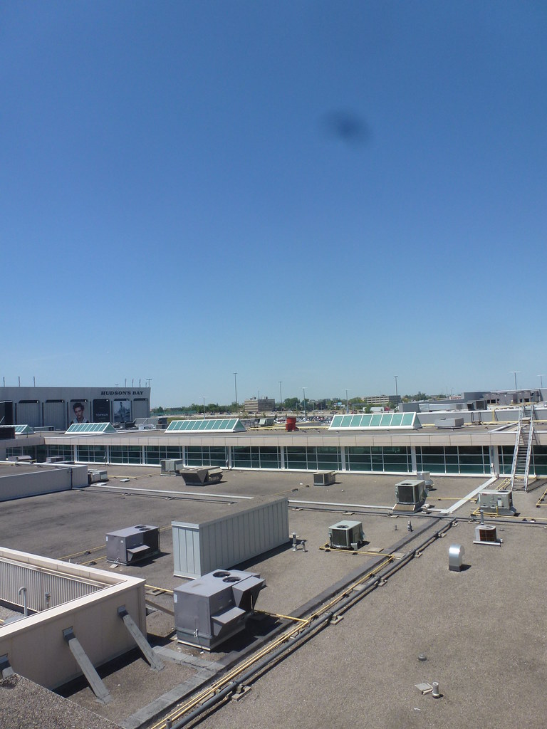 Roof of Yorkdale Mall, from one of the food court's patio,… Flickr