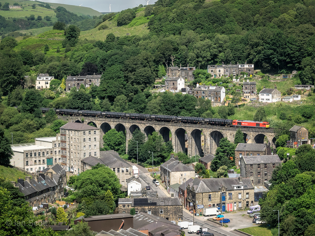 Lydgate Viaduct (2) 60015 leads the 6E32 Preston Docks to … Flickr