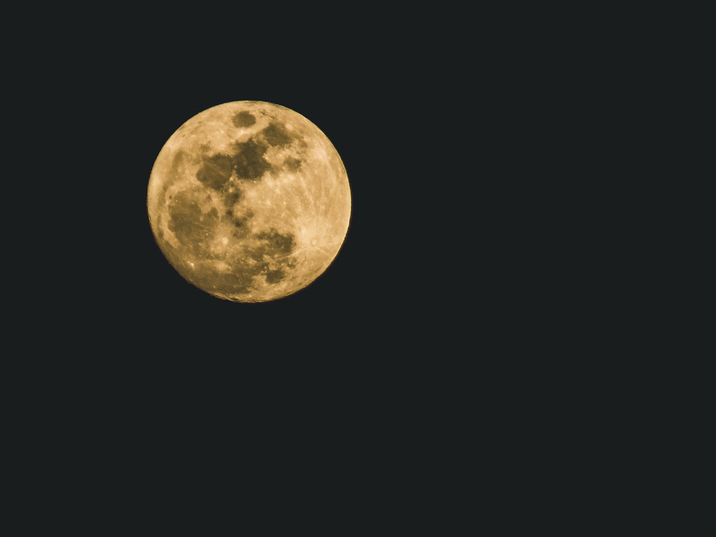 Full moon A handheld shot with my new D7100 with the Tamro… Flickr