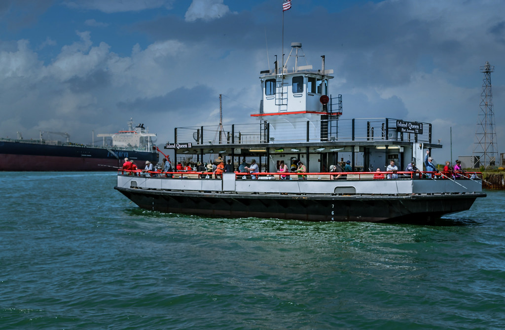 The Island Queen 2 I'm pretty sure you won't find Humphrey… Flickr