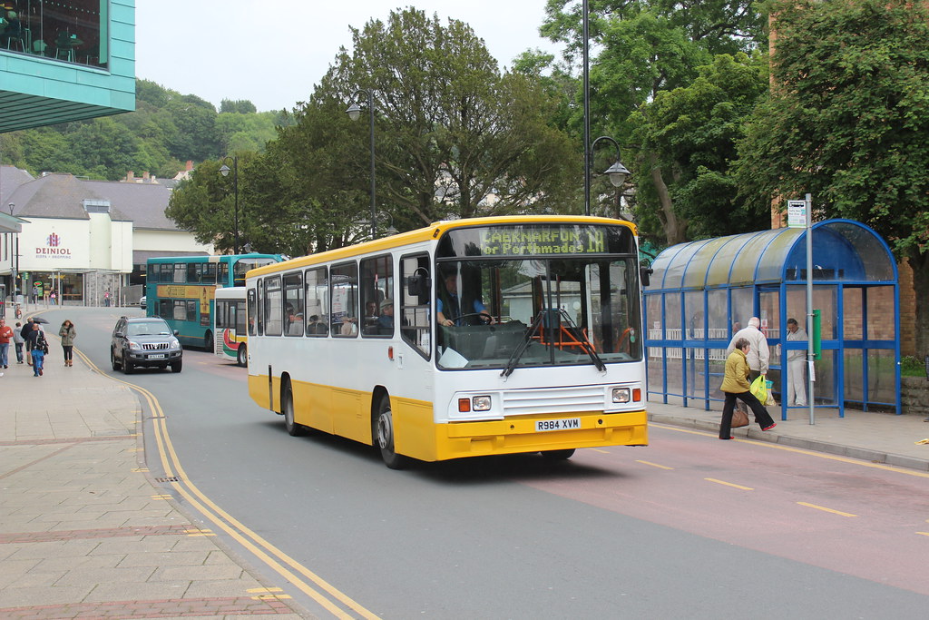 R984 XVM Leaving Bangor bus station is Express Motors R984… Flickr