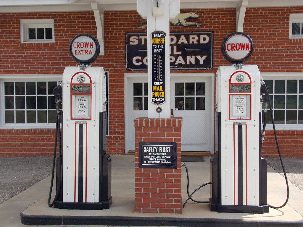 Crown Gas Pumps (Old)Abbeville, Al. Located at corporat… Flickr