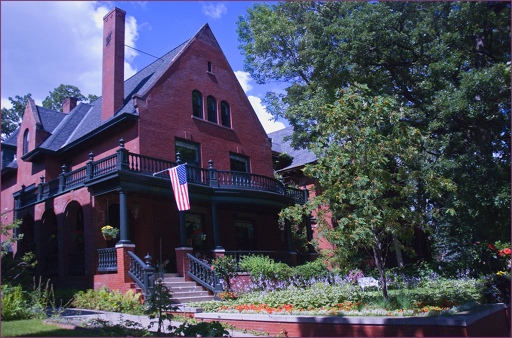 House on Summit Avenue St. Paul (MN) July 2014 Image using… Flickr